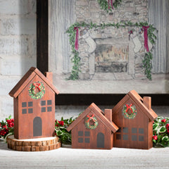 Wood House With Wreath Set 3